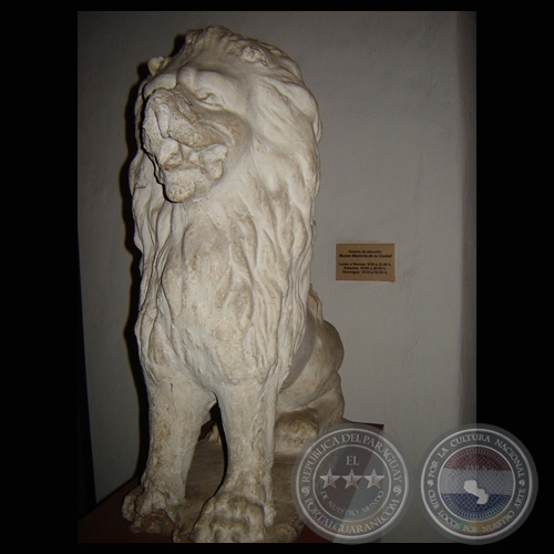 LEÓN DE CEMENTO