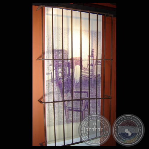 REJA DE HIERRO DE VIVIENDA DE ASUNCIÓN