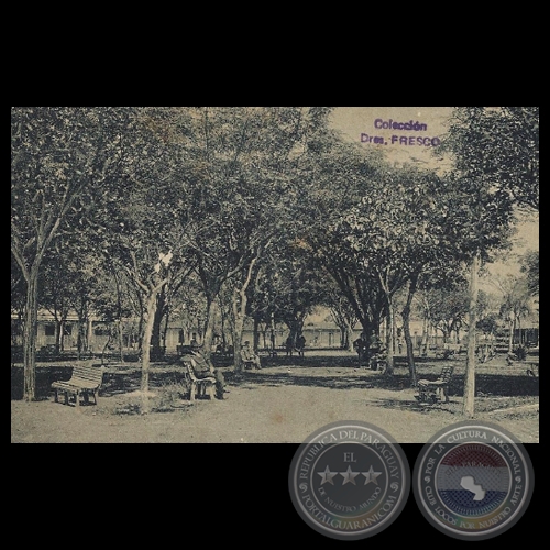 PLAZA EN VILLARRICA - POSTAL DEL PARAGUAY