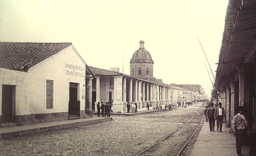 ASUNCIÓN SIGLO XIX - ÁLBUM FOTOGRÁFICO, 2010 - COLECCIÓN JAVIER YUBI