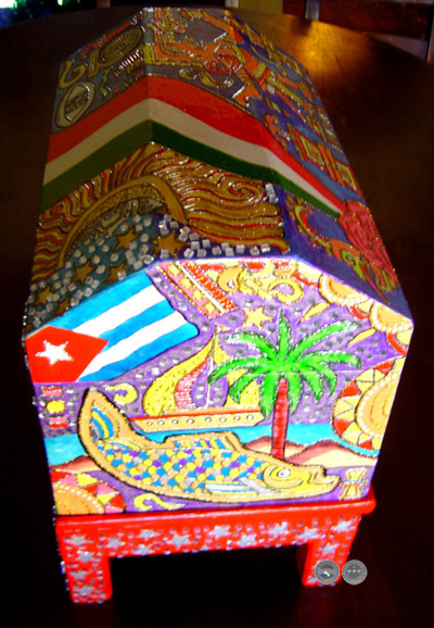BAÚL ARTÍSTICO, 2010 - COLLAGE, TÉCNICA MIXTA DE MELVIN ROLDÁN